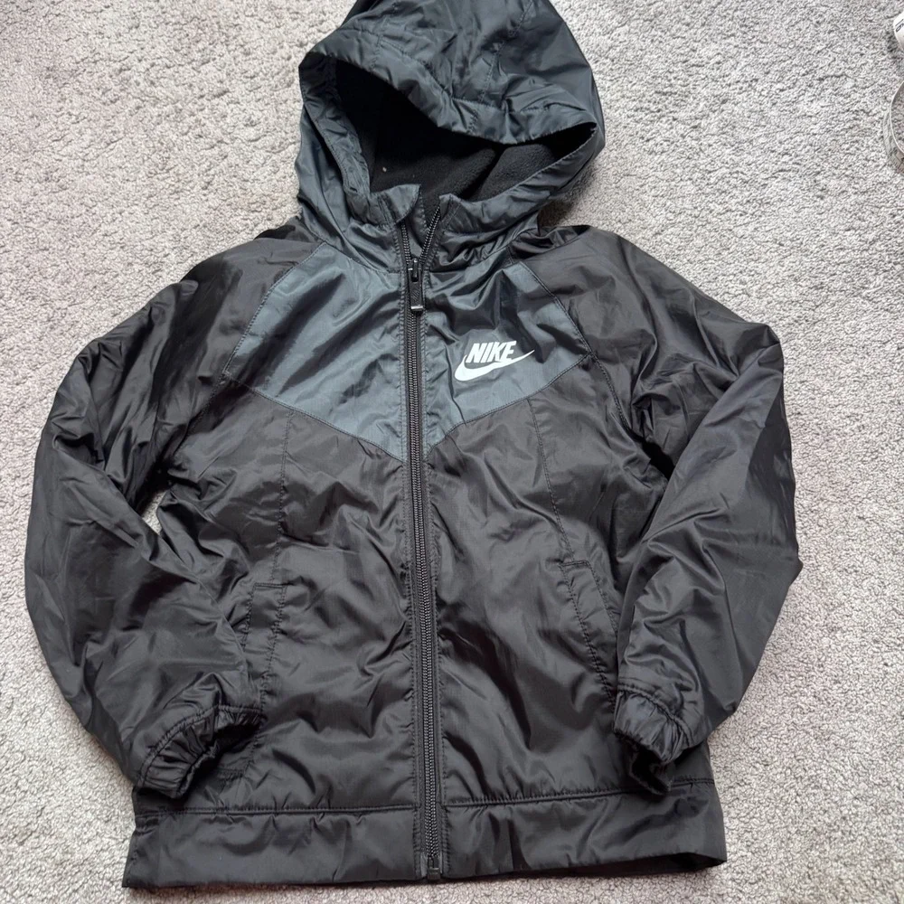 Nike Youth XS 3/4 Year Black Full Zip Hooded Jacket